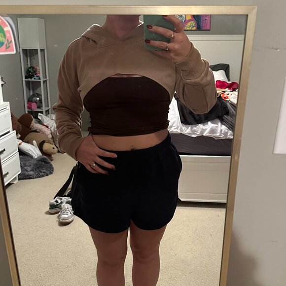 cropped workout hoodie - Picture 1 of 3